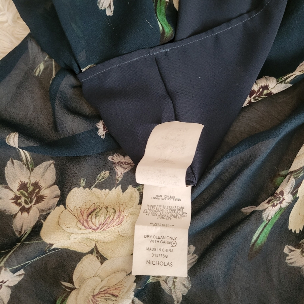 EUC Nicholas Dress - Picture 16 of 16